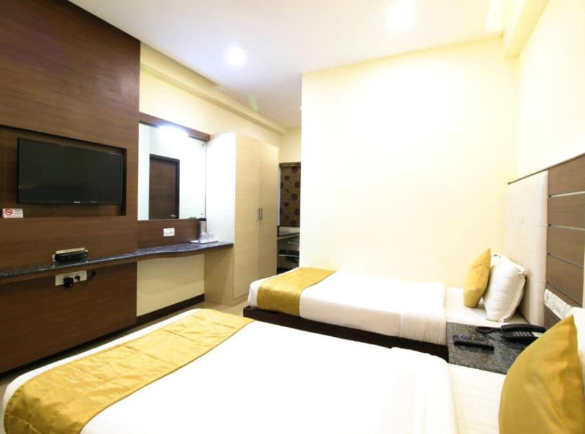 Book Deluxe Double Room room in Chennai