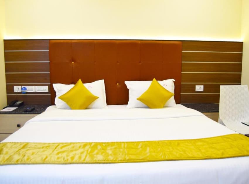 Book Deluxe Triple Room room in Chennai