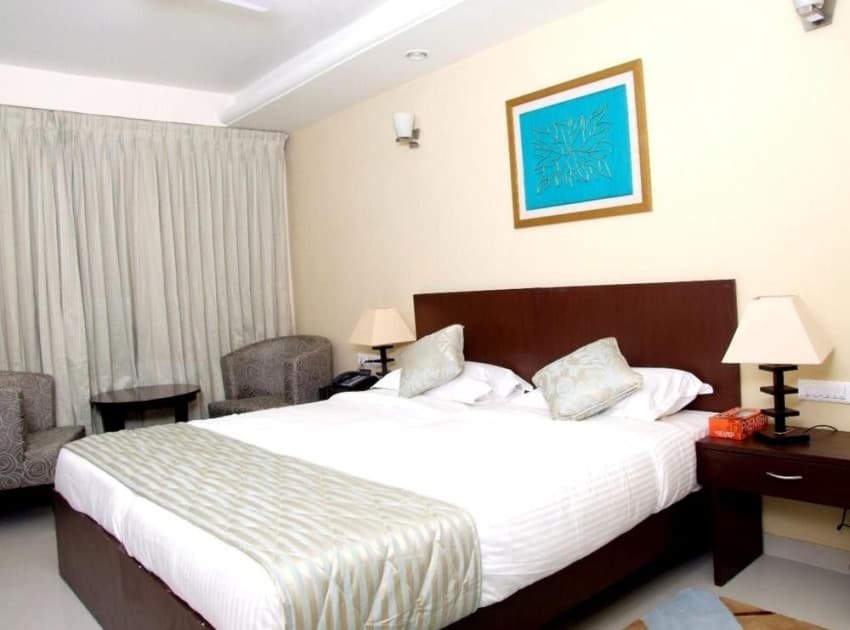 Book Queen Double Bedroom room in Chennai