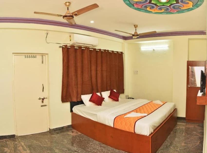 Book Deluxe Double Room room in Mahabalipuram