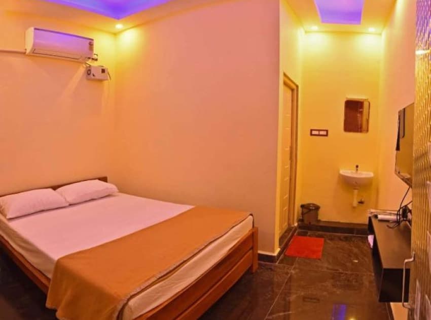 Book Double Room room in Mahabalipuram