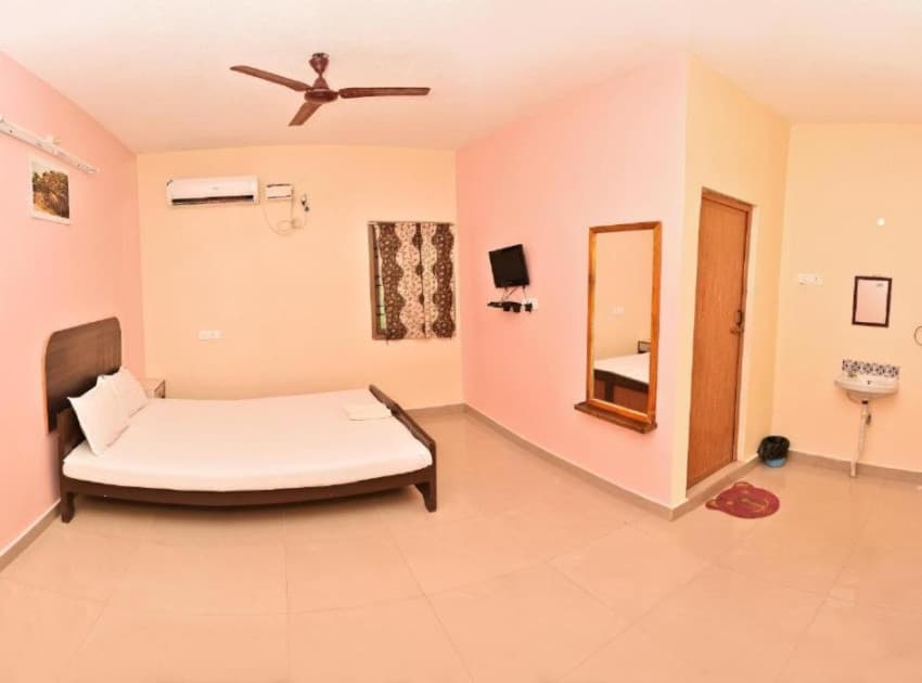 Book Deluxe Double Room room in Mahabalipuram