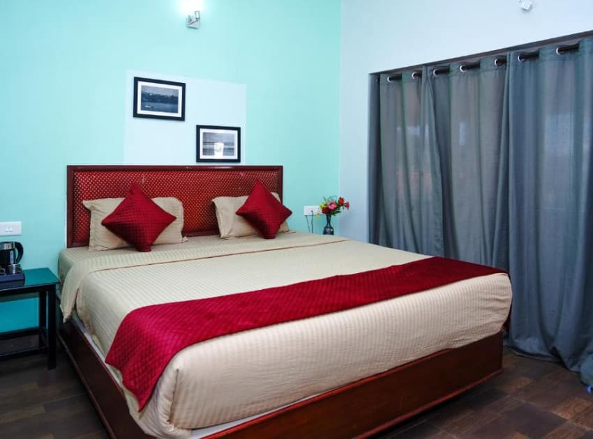 Book Deluxe Room room in Ooty