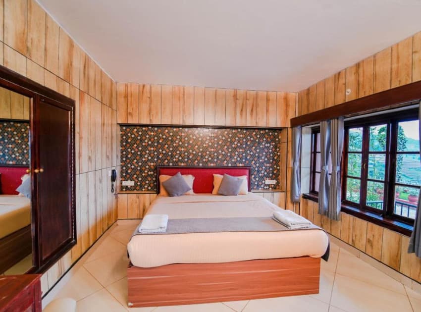 Book Deluxe Double Room room in Ooty