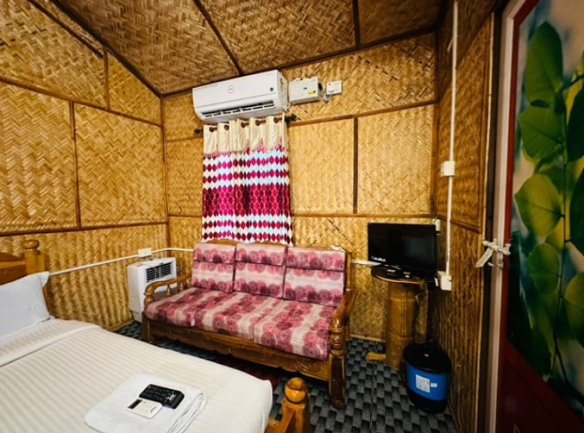 Book Copule Occupancy Hut House with Forest View Balcony room in Masinagudi