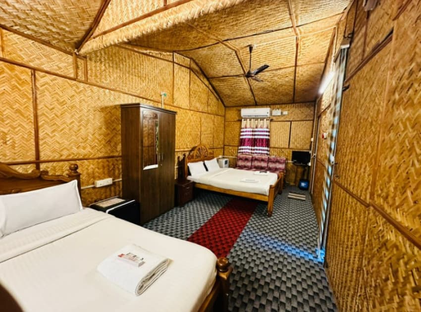 Book Copule Occupancy Hut House with Forest View Balcony room in Masinagudi