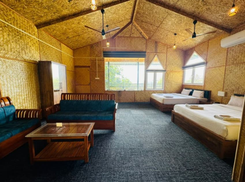 Book Four Occupancy Premium Wood House with Forest View Balcony room in Masinagudi