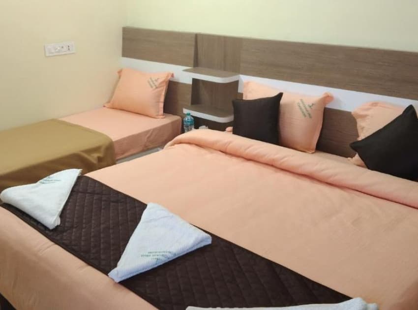 Book Deluxe Double Room with Extra Bed room in Yelagiri