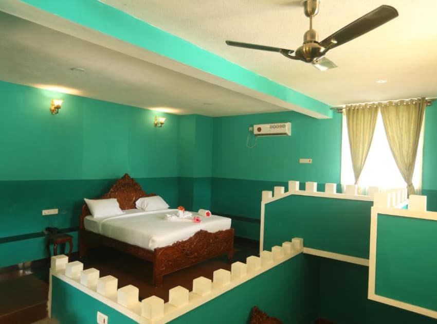 Book Deluxe Double Room room in Yelagiri