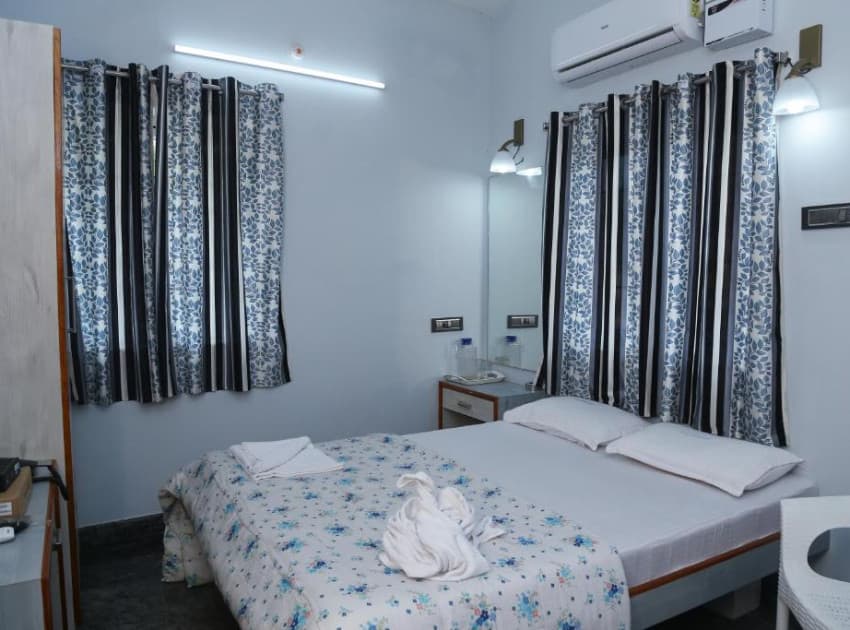 Book Budget Double Room room in Yelagiri