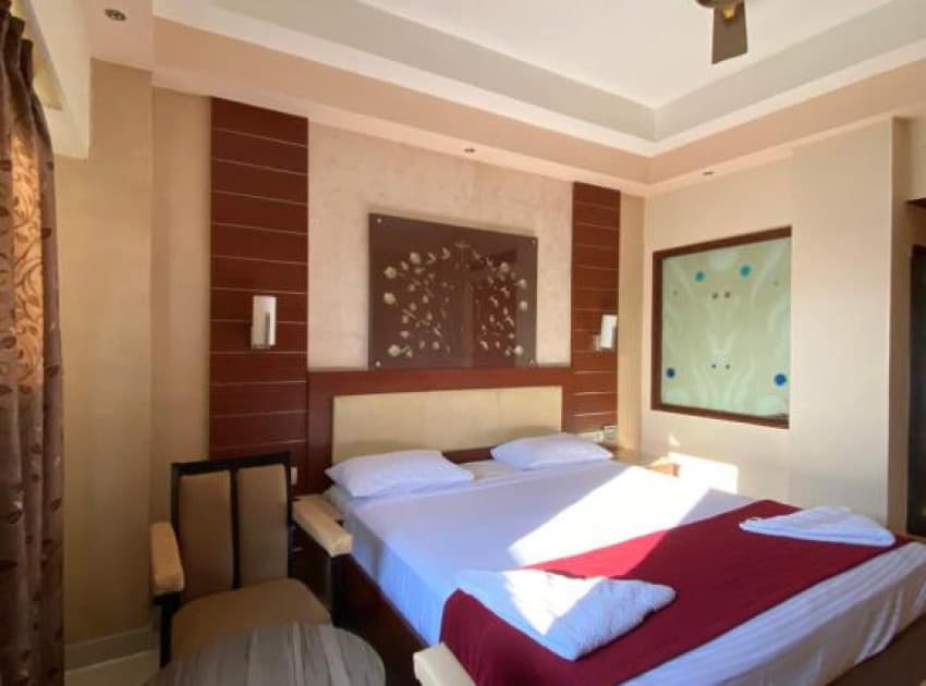 Book Double room non a/c room in Trichy