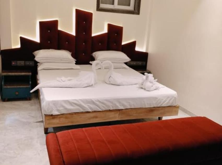 Book Luxury Triple Room room in Chennai