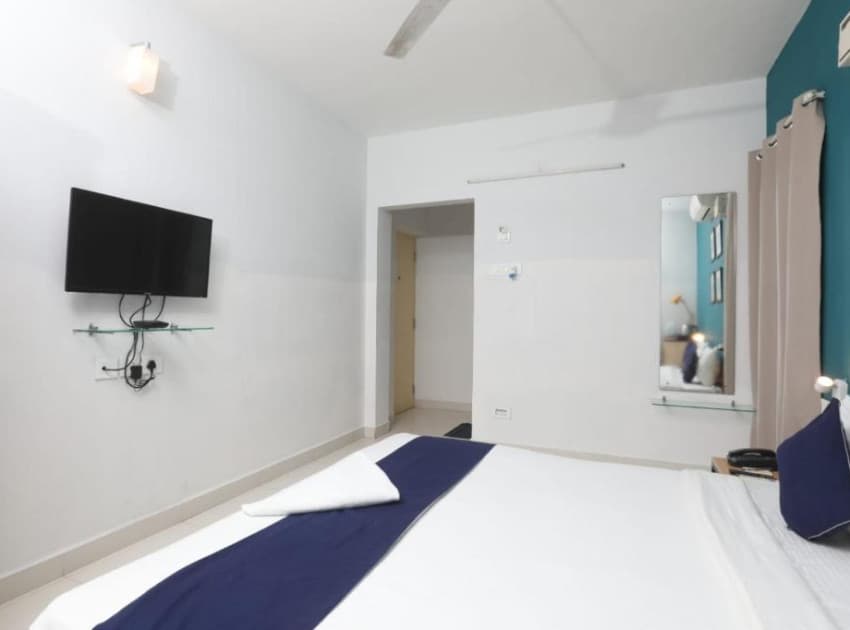 Book Deluxe Double Room room in Chennai