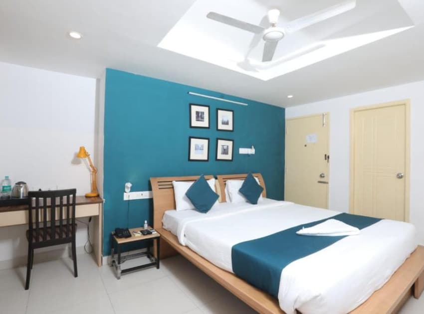 Book Deluxe King Studio room in Chennai