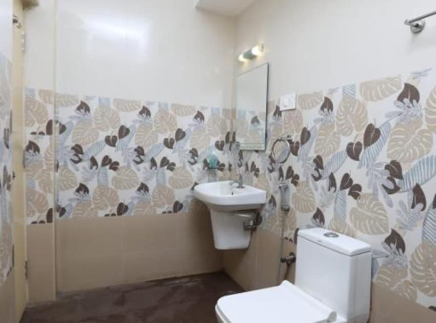 Book Deluxe King Studio room in Chennai