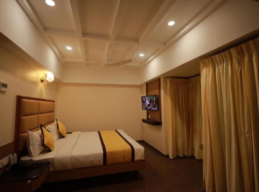 Book STANDARD ROOM room in Madurai