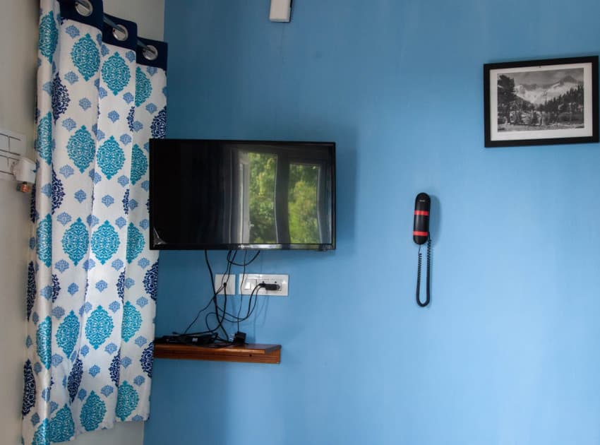 Book Double Room room in Valparai