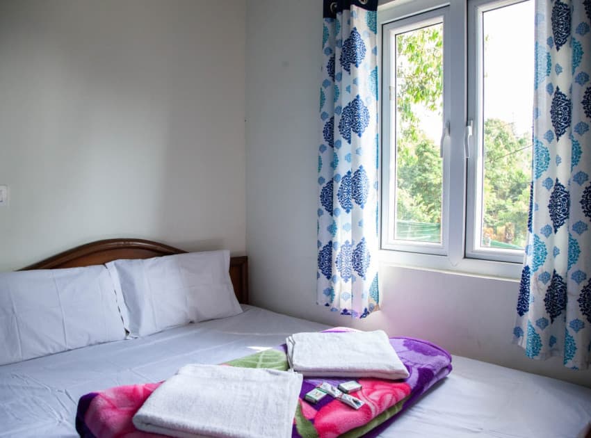 Book Double cot +one single cot Room room in Valparai