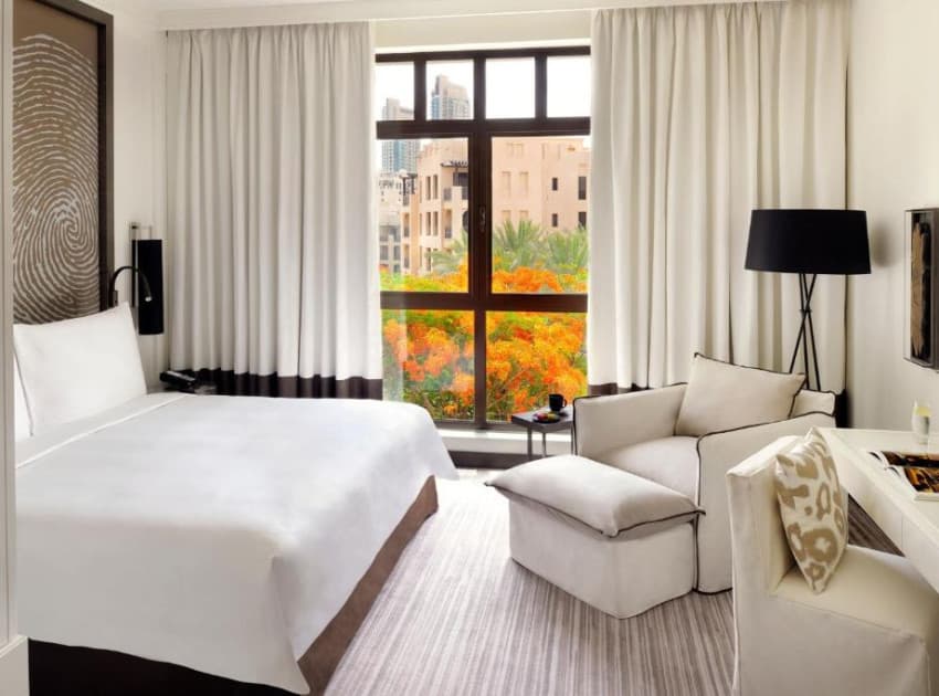 Book Deluxe Twin Room room in Dubai