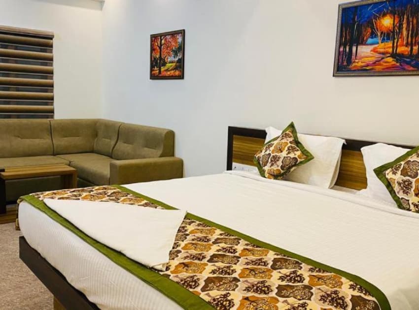 Book Double Room room in Guruvayur