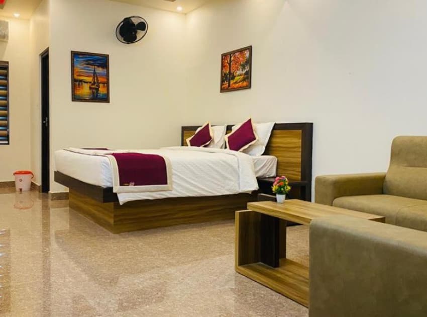 Book Deluxe Family Room room in Guruvayur