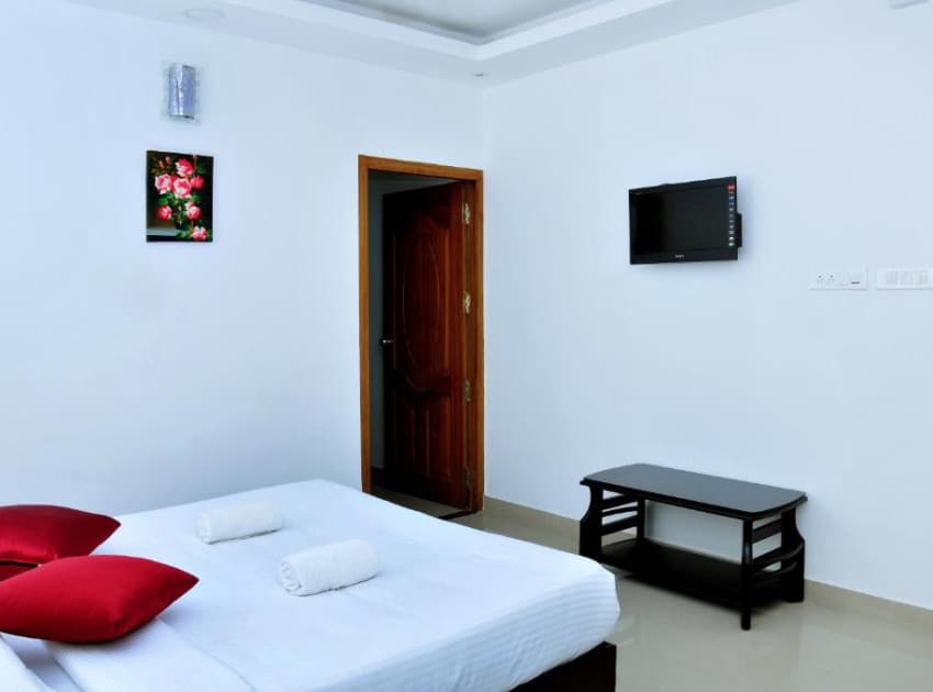 Book Deluxe Room A/C room in Guruvayur