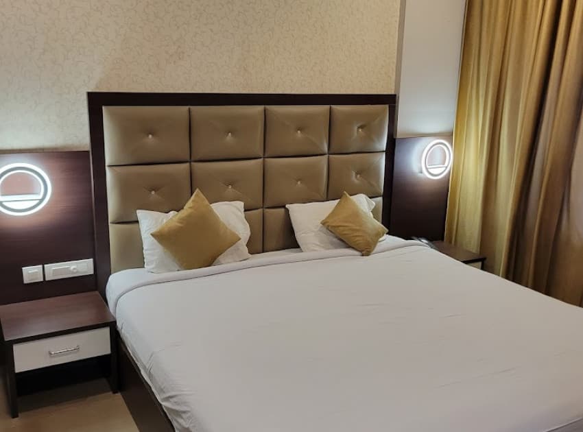 Book Standard Double Room room in Guruvayur