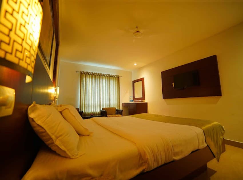 Book Standard Double Room room in Guruvayur
