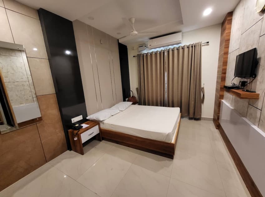 Book Standard Double Room room in Guruvayur