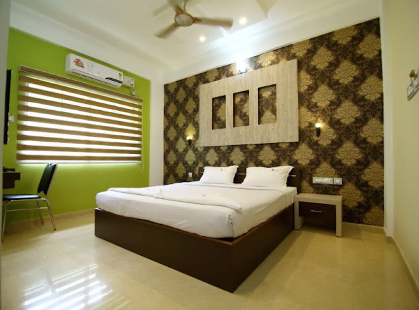 Book Standard Double Room room in Guruvayur
