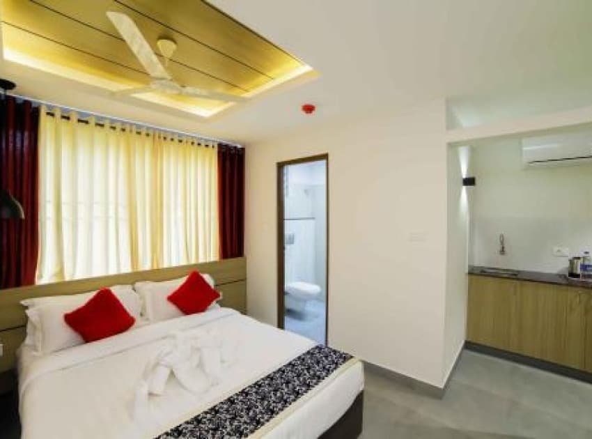 Book Standard Double Room room in Guruvayur