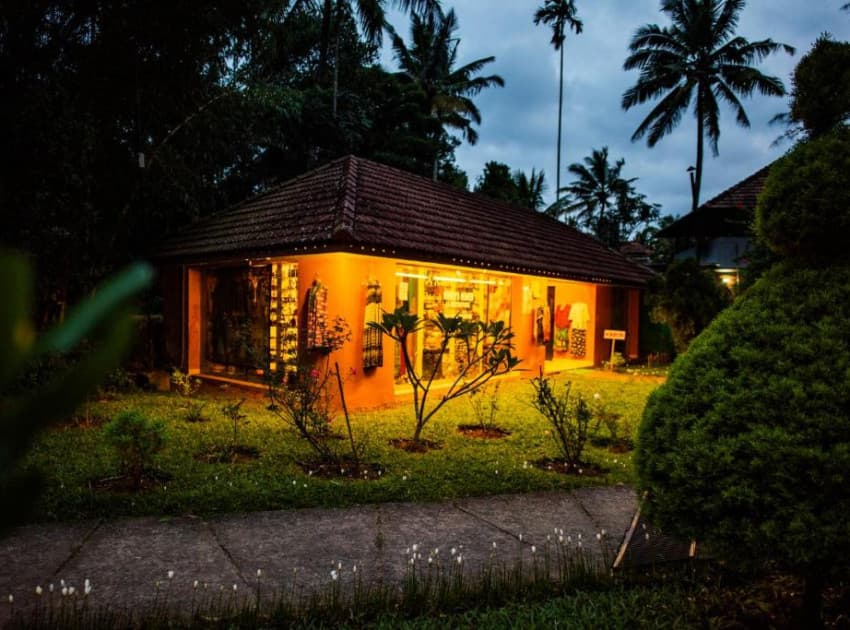 Book AC Jungle Cottage room in Thekkady
