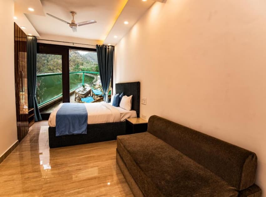 Book Two-Bedroom Apartment room in Nainital