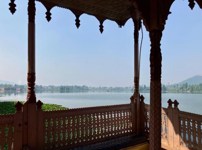 Book Classic Double Room room in Srinagar