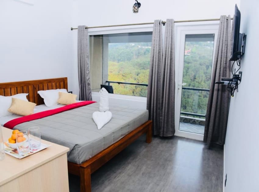 Book Kingroom with Private Balcony room in Kodaikanal