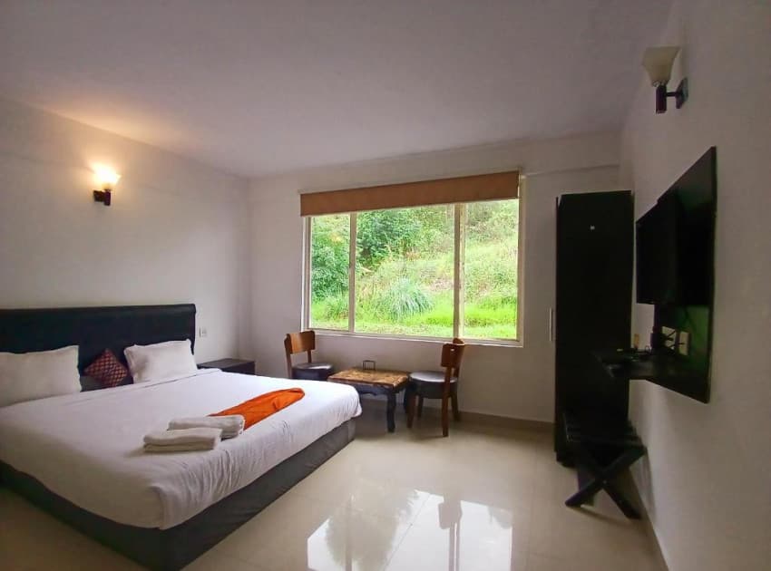 Book Deluxe Room room in Munnar