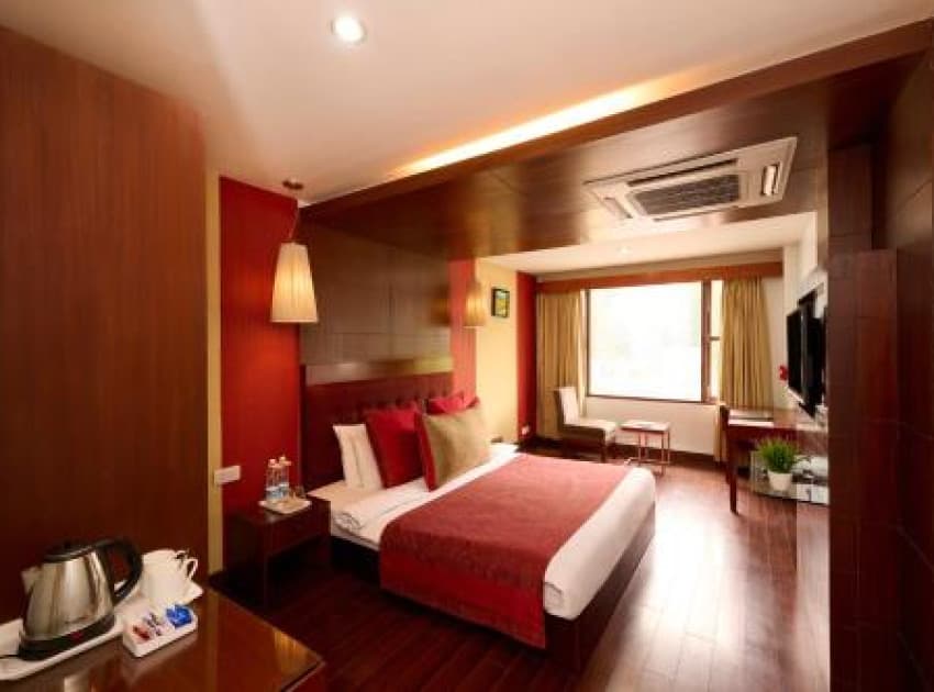 Book Deluxe Room room in Manali