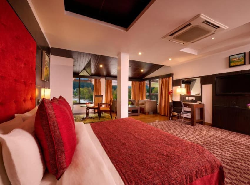 Book Deluxe Suite room in Manali