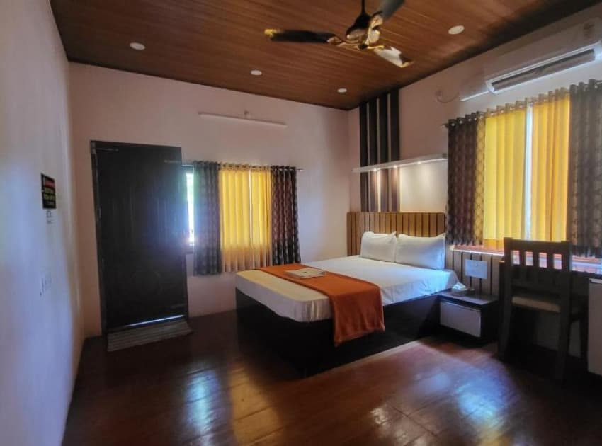 Book Single Room With Pool View room in Kollam