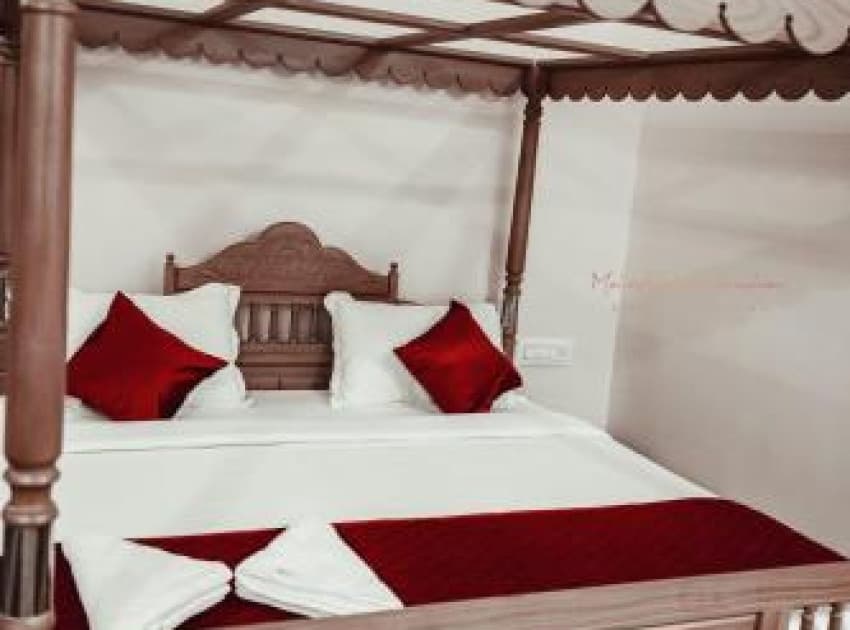 Book King Suite room in Athirapally