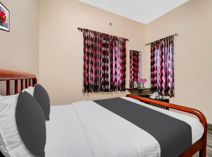 Book Double Room room in Kodaikanal