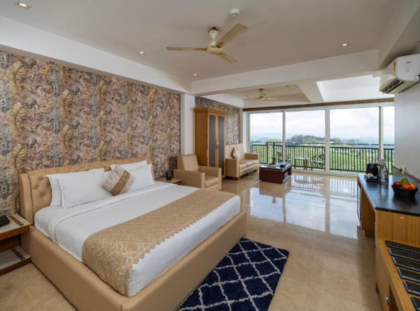 Book Club Suite room in Munnar