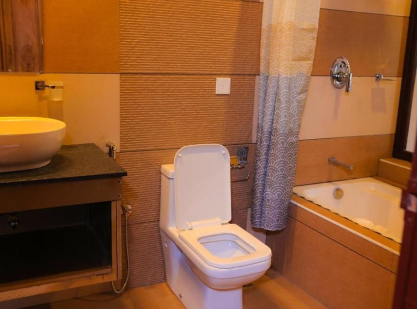 Book King Suite room in Munnar