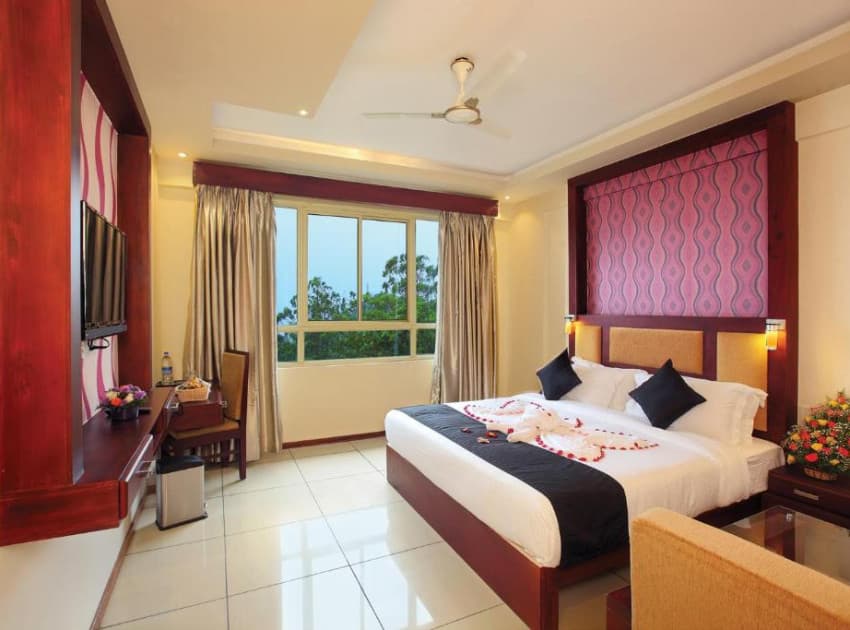 Book Deluxe Double Room room in Munnar