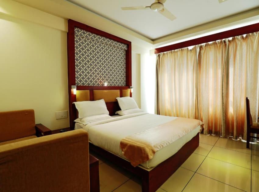 Book Deluxe Double Room room in Munnar