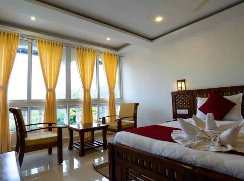 Book Queen Room room in Munnar