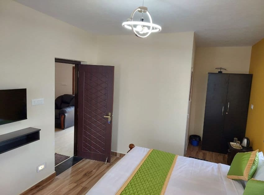 Memmsta Lux Austino Sky Villa - Image 2