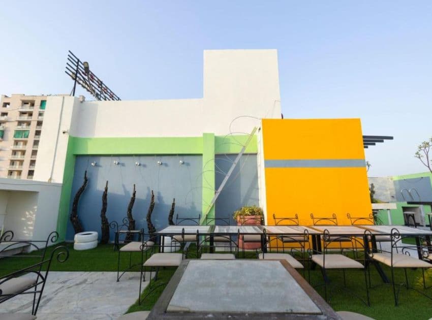 Hotel Sahibs Lighthouse - Rooftop Swimming Pool - Image 4