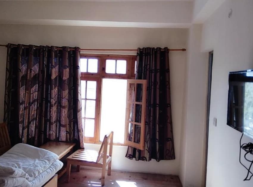 Tsaskan Hotel - Image 4