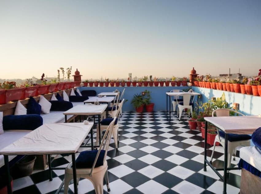 Dev Kothi - Boutique Heritage Stay - Image 4